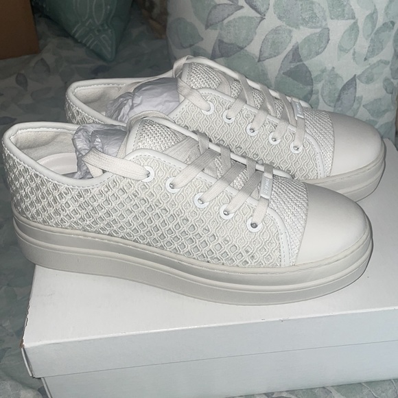 NWT J/SLIDES NATASHA White Crochet - Picture 9 of 15